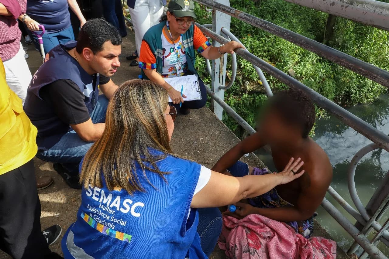 Pessoas em situação de rua são resgatadas em mobilização com mais de 10 órgãos municipais