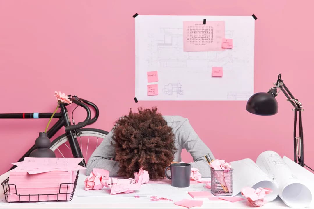 Cérebro Sob Pressão: estudo revela efeitos do excesso de trabalho na estrutura cerebral