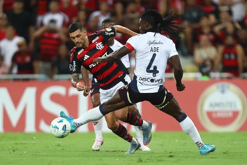 Flamengo vence a LDU Quito por 2 a 0 na Libertadores