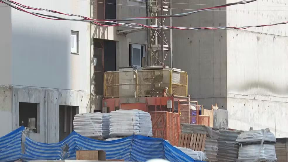 Elevador despenca e mata 3 operários em prédio de São Paulo