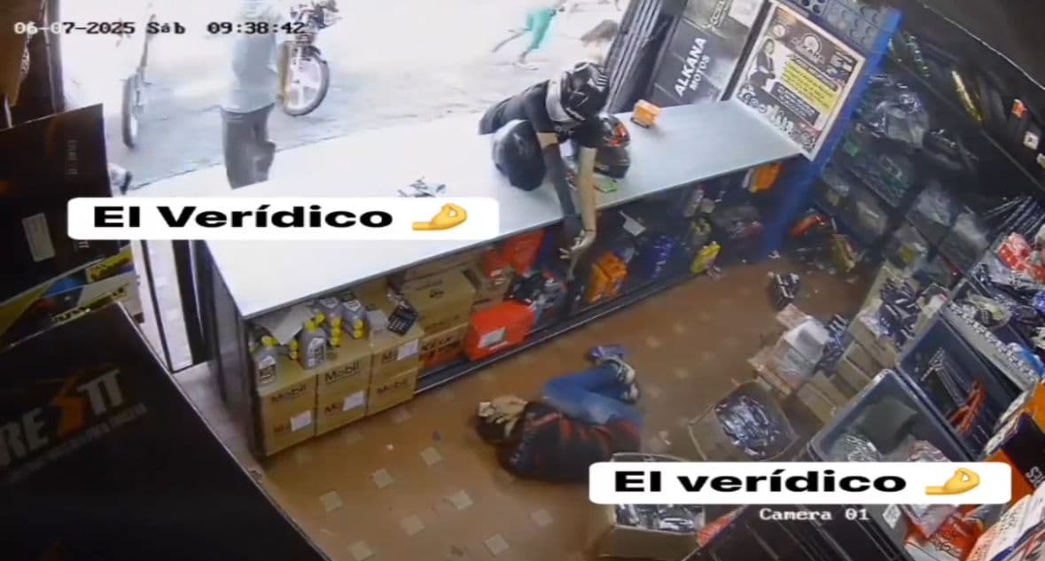 IMAGENS FORTES: Jovem é assassinado a tiros enquanto trabalhava em oficina na Colômbia