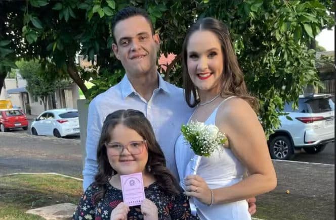 Casal e filha morrem em colisão entre carro e van após jantar de ‘Dia dos namorados’, no Paraná
