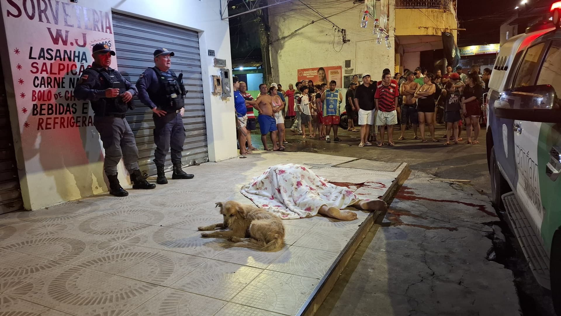 DUPLO HOMICÍDIO: Homens são baleados e morrem no bairro Compensa, em Manaus; vídeo