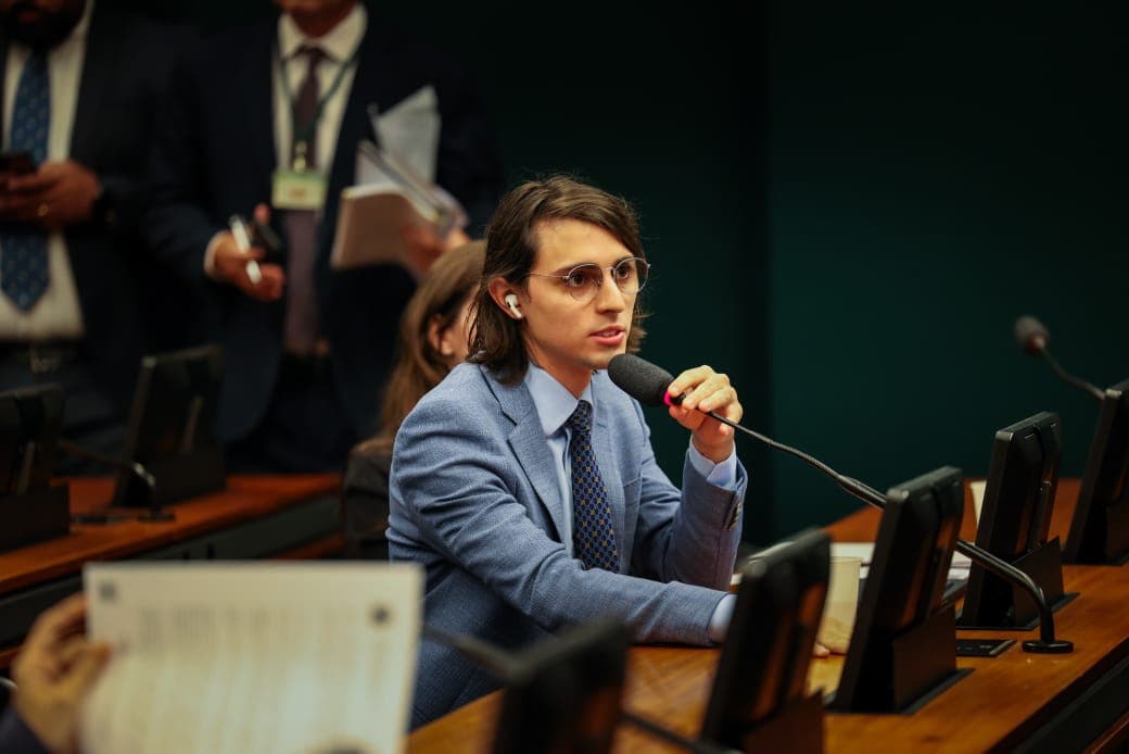 Deputado Amom Mandel acusa Meta de censura por denunciar crimes e cobra responsabilidade