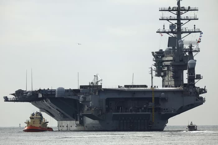 Estados Unidos enviam porta-aviões ao Oriente Médio durante conflitos entre Israel e Irã