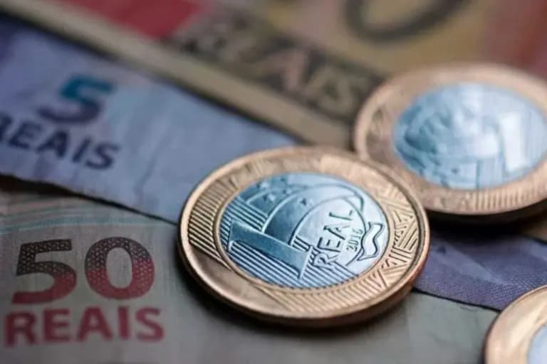 Lula sanciona lei que torna permanente isenção do IR para quem ganha até R$ 5 mil