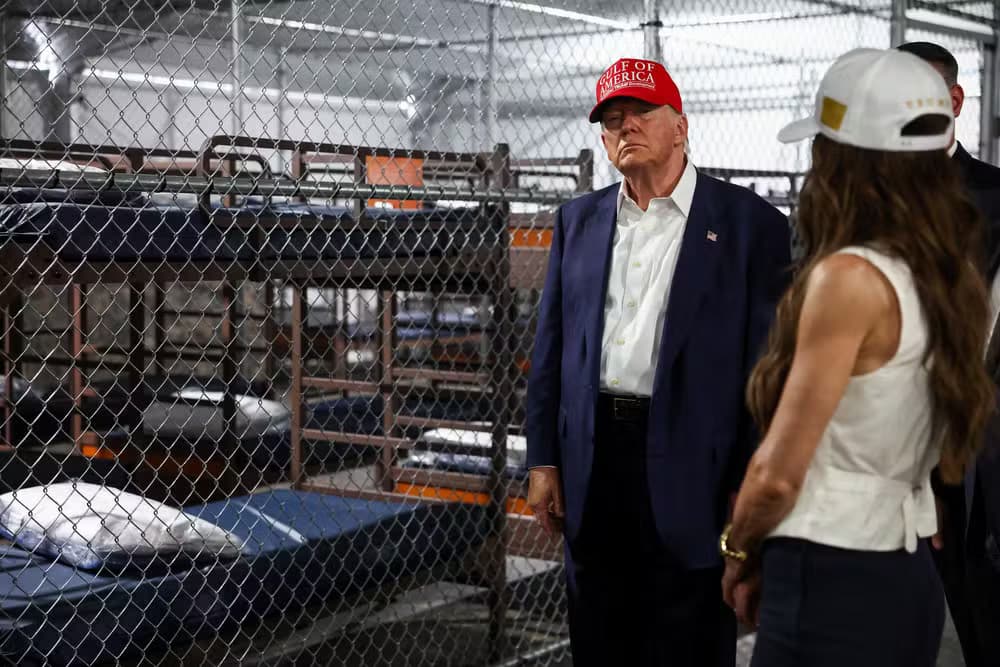 EUA: Trump visita prisão “Alcatraz dos Jacarés” para abrigar imigrantes ilegais