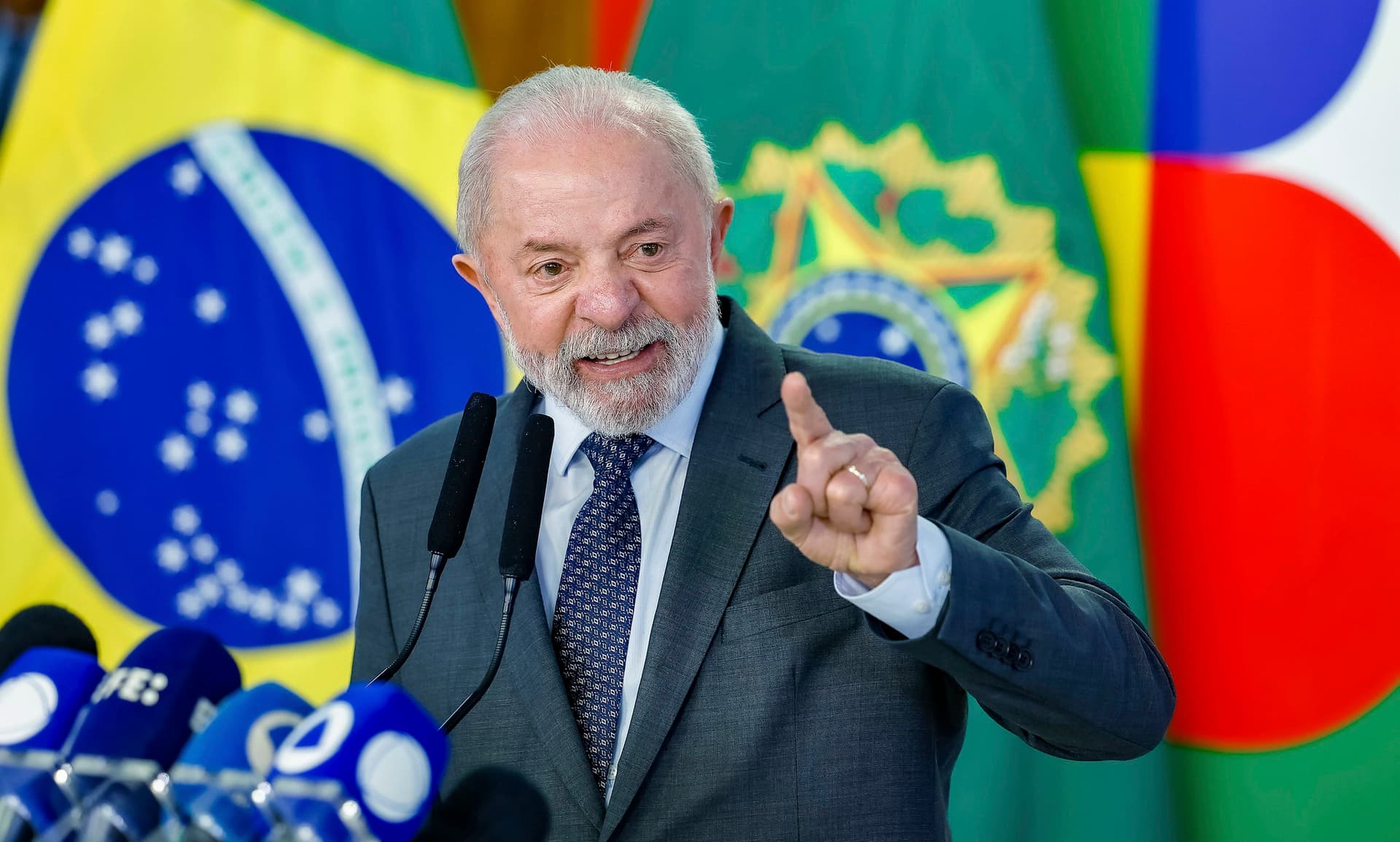 Governo Lula exonera aliados de deputados que votaram contra MP do IOF; entenda