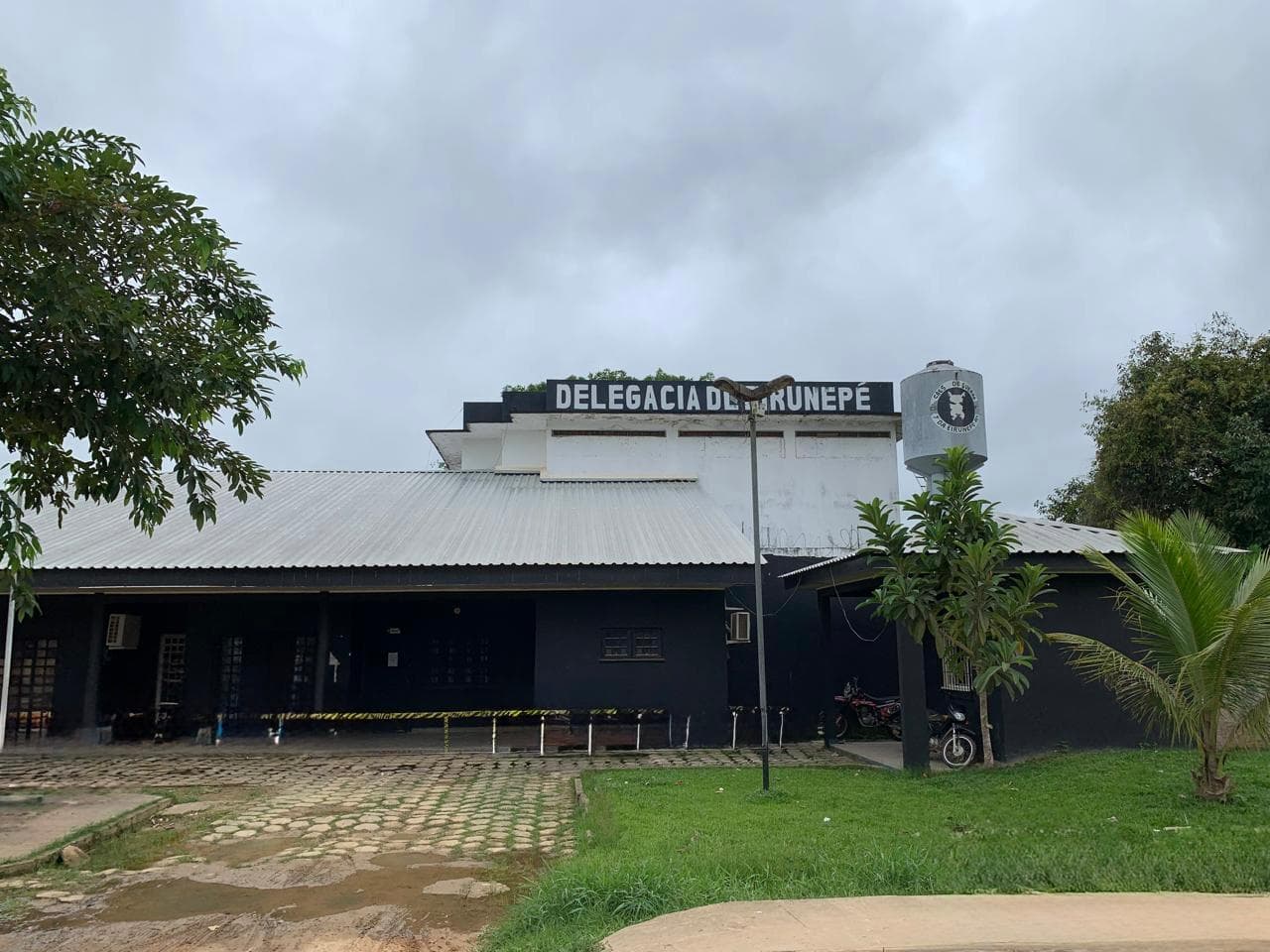 Mãe é presa suspeita de estuprar filho de 5 anos no Amazonas