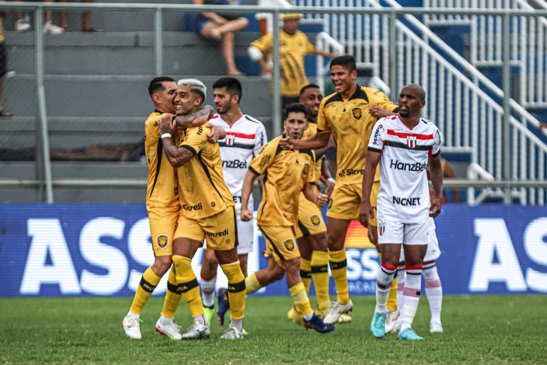 Série B: Amazonas FC vence o Botafogo-SP por 3 a 0 no Carlos Zamith