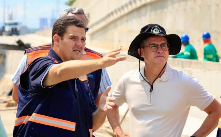 Prefeito e vice de Manaus reagem nas redes: “Enquanto criam narrativas, eu entrego trabalho”
