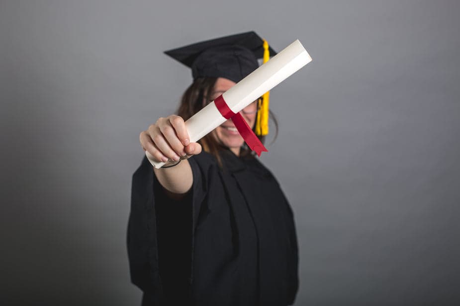 Diploma “de papel” do ensino superior não terá mais validade: entenda a mudança