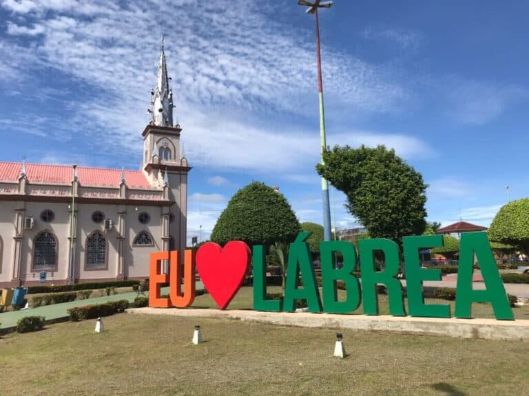 Cheia antecipada do rio Purus isola Lábrea e pode acelerar o processo de enchente do Solimões