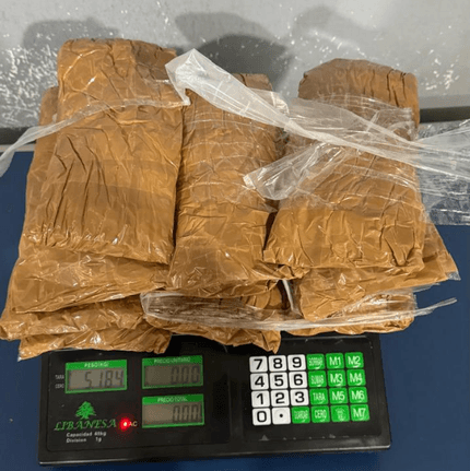 ‘Mula do tráfico’ é preso com 5 kg de drogas no corpo em aeroporto de Tabatinga