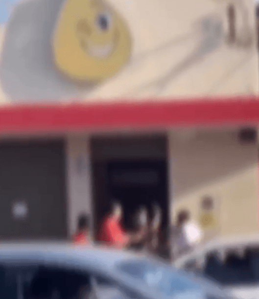 VÍDEO: Homem é agredido por grupo após suspeita de violência contra namorada em Campo Grande