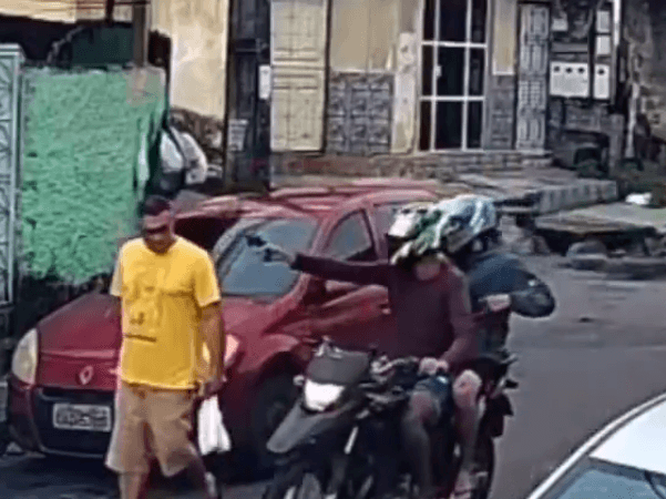 Criminosos aterrorizam moradores com série de assaltos em Manaus; veja vídeo