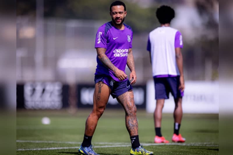 Depay não participa do treino e vira dúvida no duelo Corinthians x Flamengo