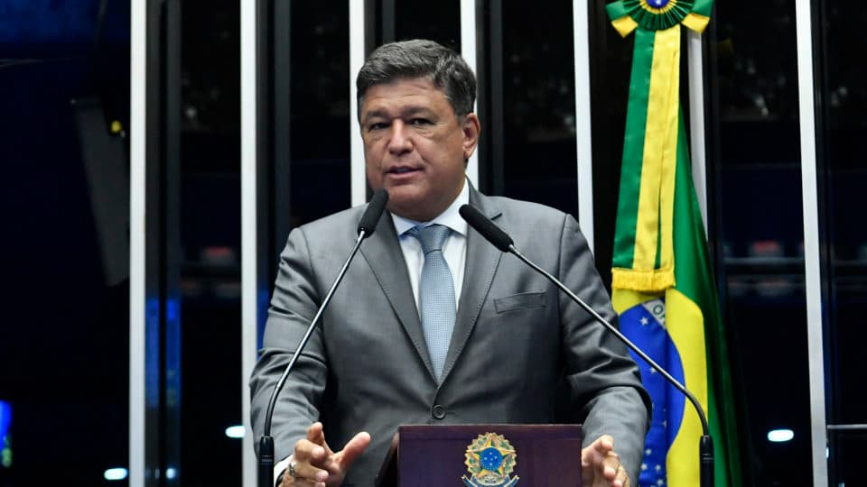 Saiba quem é Carlos Viana, senador escolhido para presidir a CPMI do INSS