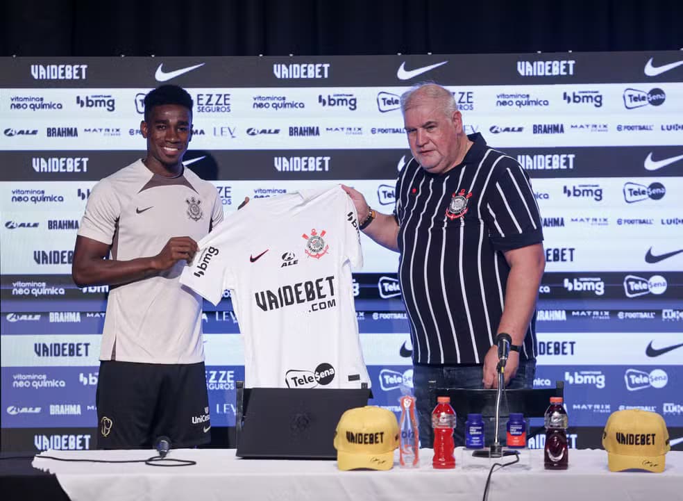 Corinthians sofre tranfer ban por dívida com Félix Torres