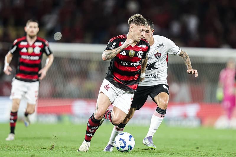 Flamengo faz história no Brasileirão ao vencer o Vitória por 8 a 0