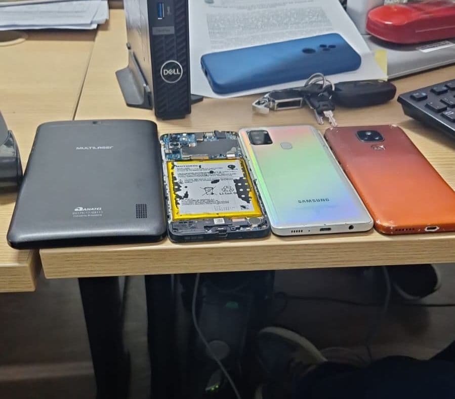 Homem é preso com celular roubado em assistência técnica em Manaus