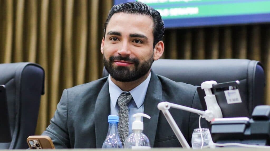 Eurico Tavares diz que “os bons também têm vez” e destaca doação do salário a instituições