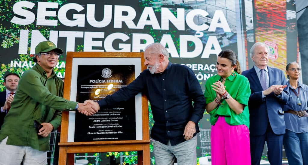 Lula chega a Manaus para apagar incêndios políticos e destravar alianças no Amazonas