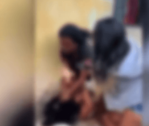 Jovem é obrigada a cortar o próprio cabelo à força em suposta vingança; vídeo viraliza