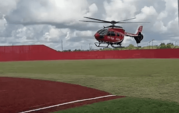 Tiroteio em torneio juvenil no Texas deixa treinador ferido e levanta debate sobre segurança
