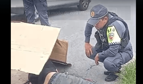 VÍDEO: Casal fica gravemente ferido em acidente entre caminhão e moto em Manaus