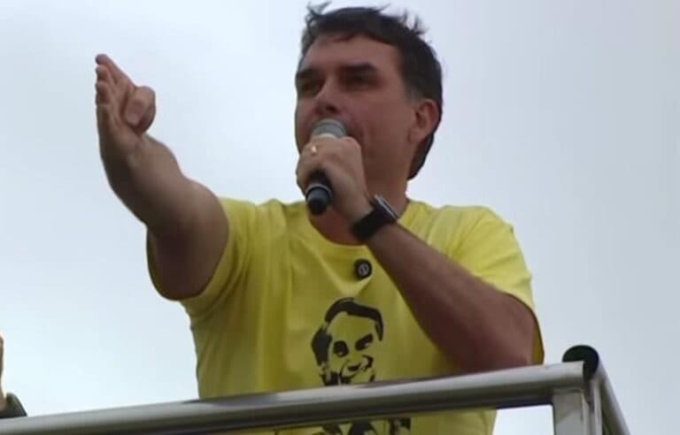 Flávio Bolsonaro reduz distância de Lula em pesquisa BTG/Nexus