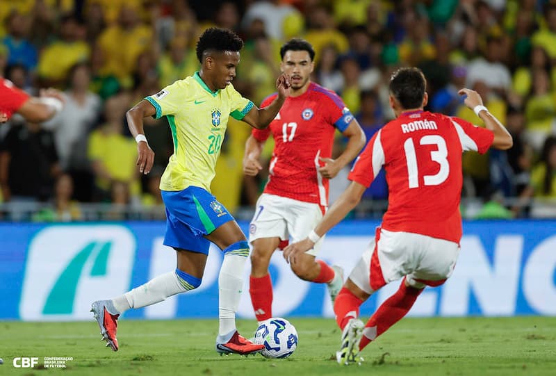 Brasil brilha no Maracanã e derrota o Chile por 3 a 0