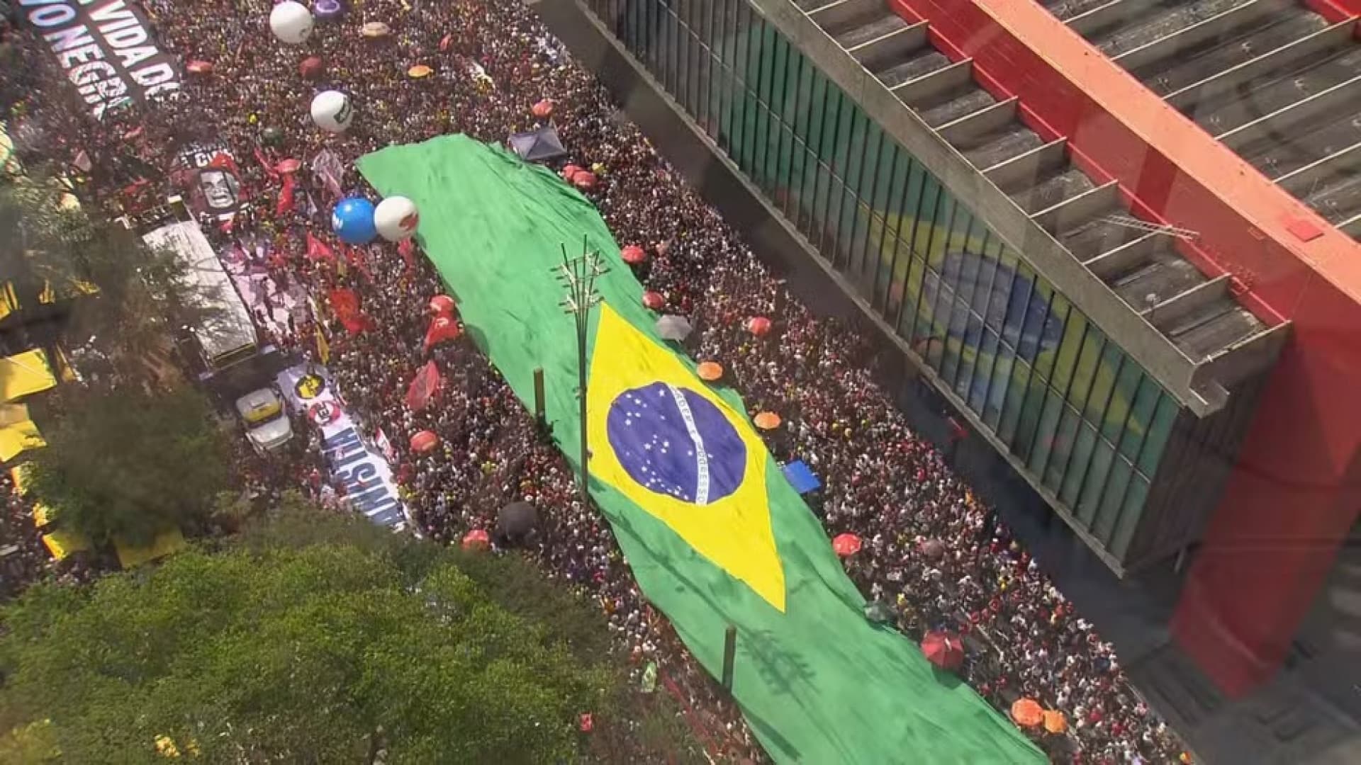 Protestos contra PEC da Blindagem e anistia a envolvidos no ‘8 de Janeiro’ ocorrem em mais de 30 cidades do Brasil