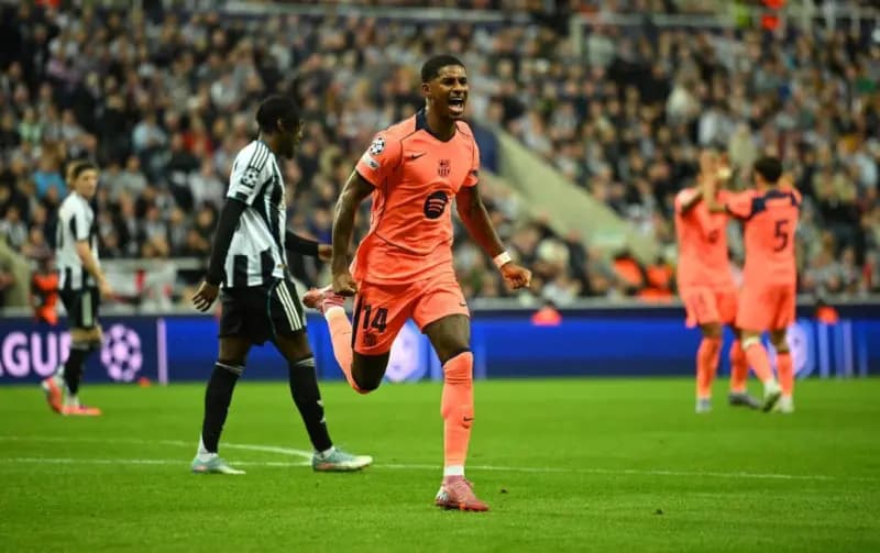 Rashford se destaca e Barça vence na estreia da Champions