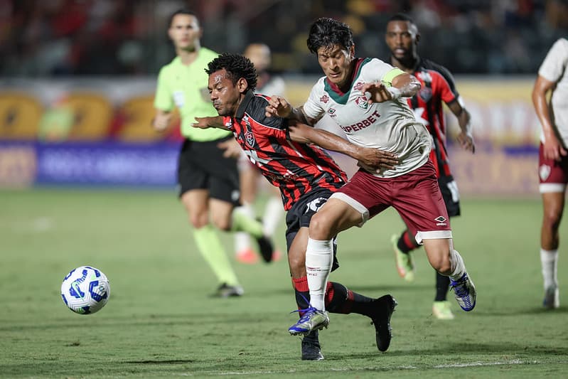 Fluminense vence Vitória no Barradão e Bahia empata com Ceará no Castelão