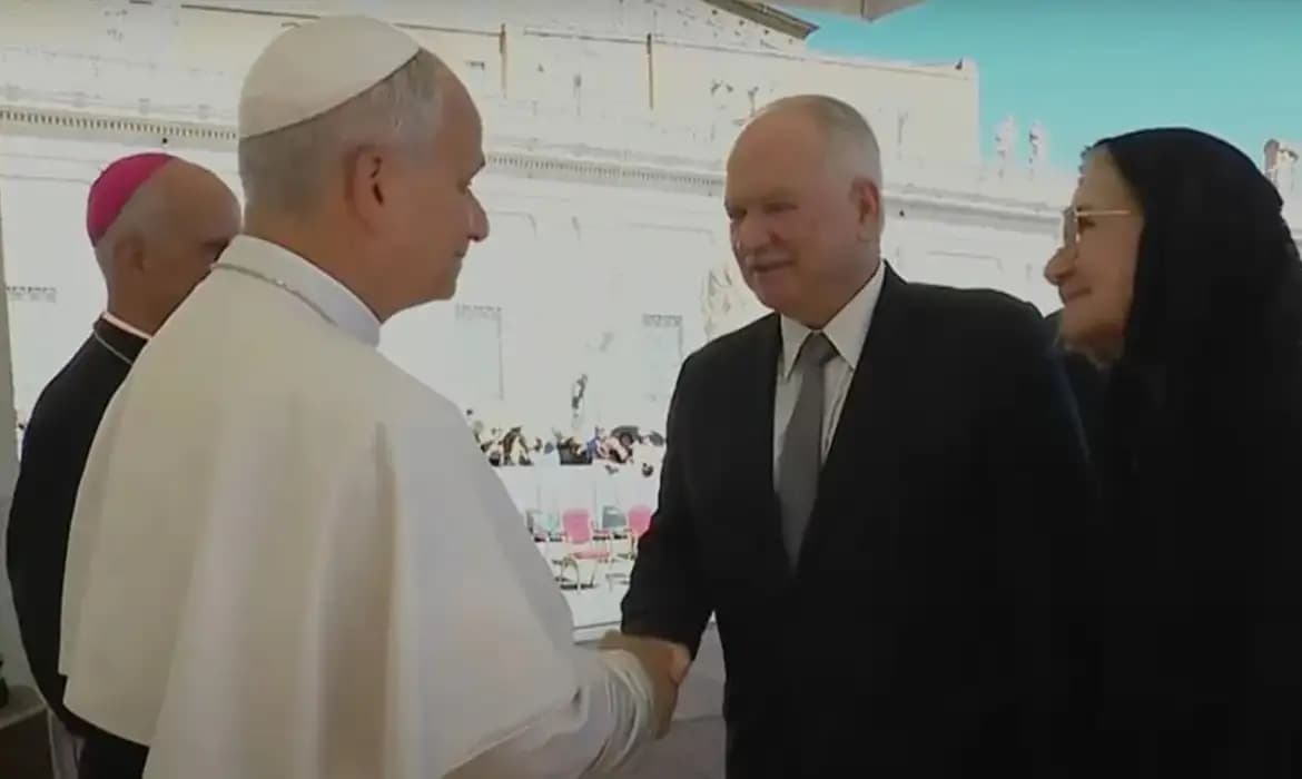 Antes da posse no STF, Fachin visita o Vaticano e é abençoado pelo Papa Leão XIV