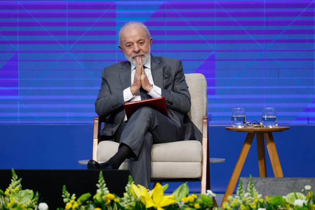 Lula se desculpa por chamar traficantes de “vítimas” e diz que frase foi “mal colocada”