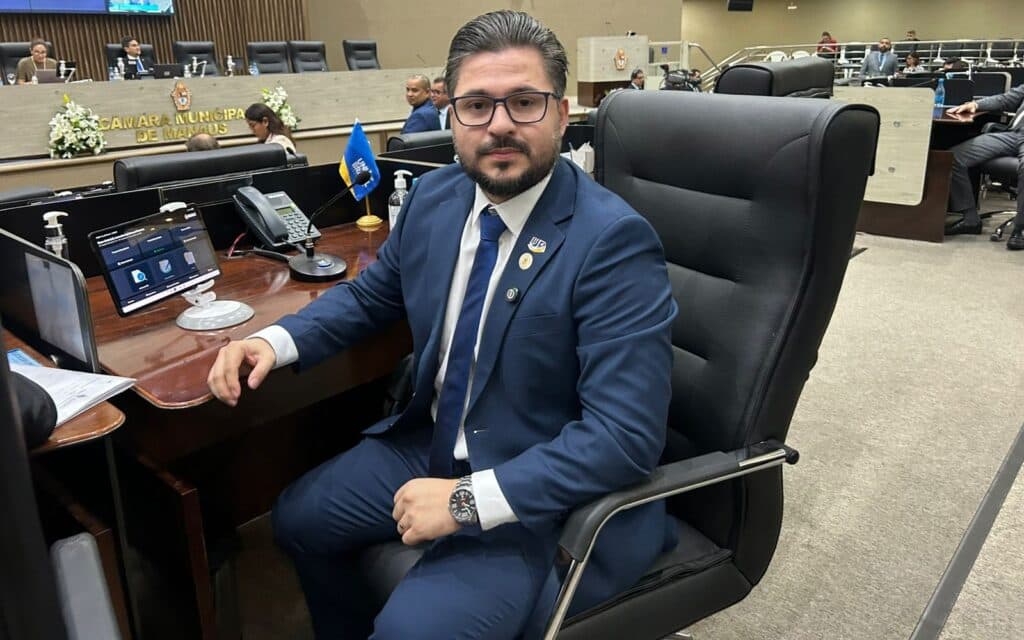 Amauri Gomes toma posse como vereador e promete seguir perfil ‘independente’ na Câmara