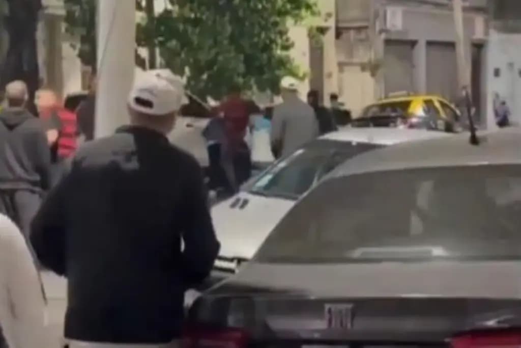 VÍDEO: Torcedores de Flamengo e Racing trocam socos após jogo na Argentina