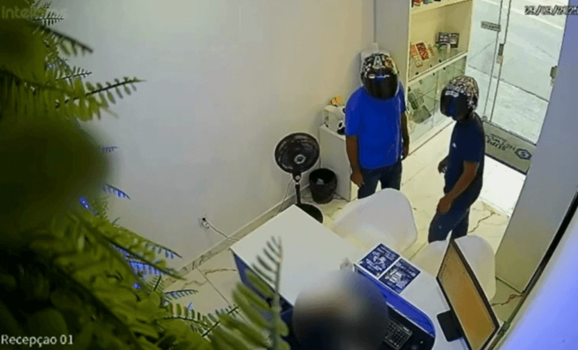 Dupla simula compra e assalta assistência técnica no interior de SP