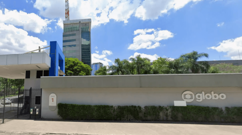 Homem em surto tenta invadir sede da TV Globo em São Paulo e é detido por seguranças