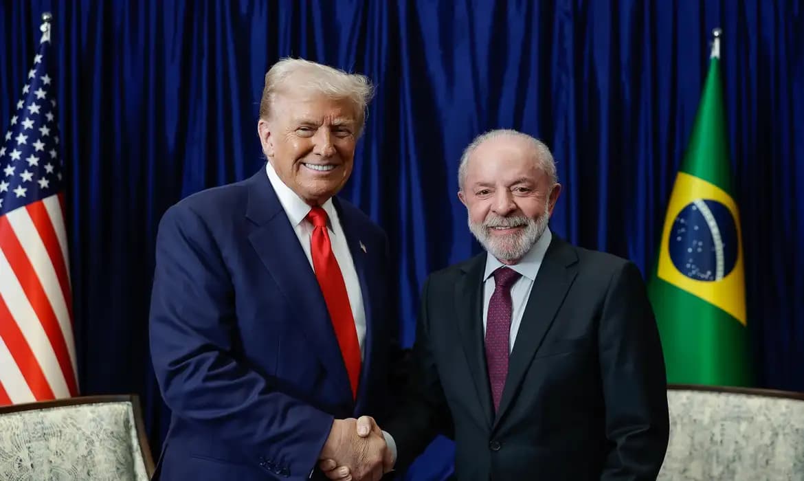 “Se depender dele e de mim, teremos um acordo”, diz Lula após reunião com Trump na Malásia