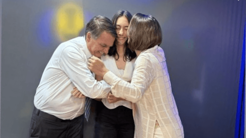 Moraes autoriza Bolsonaro a fazer almoço de aniversário da filha em casa