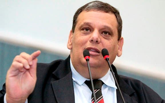 De presidente da Câmara a articulador do governo: quem é Luís Alberto Carijó?