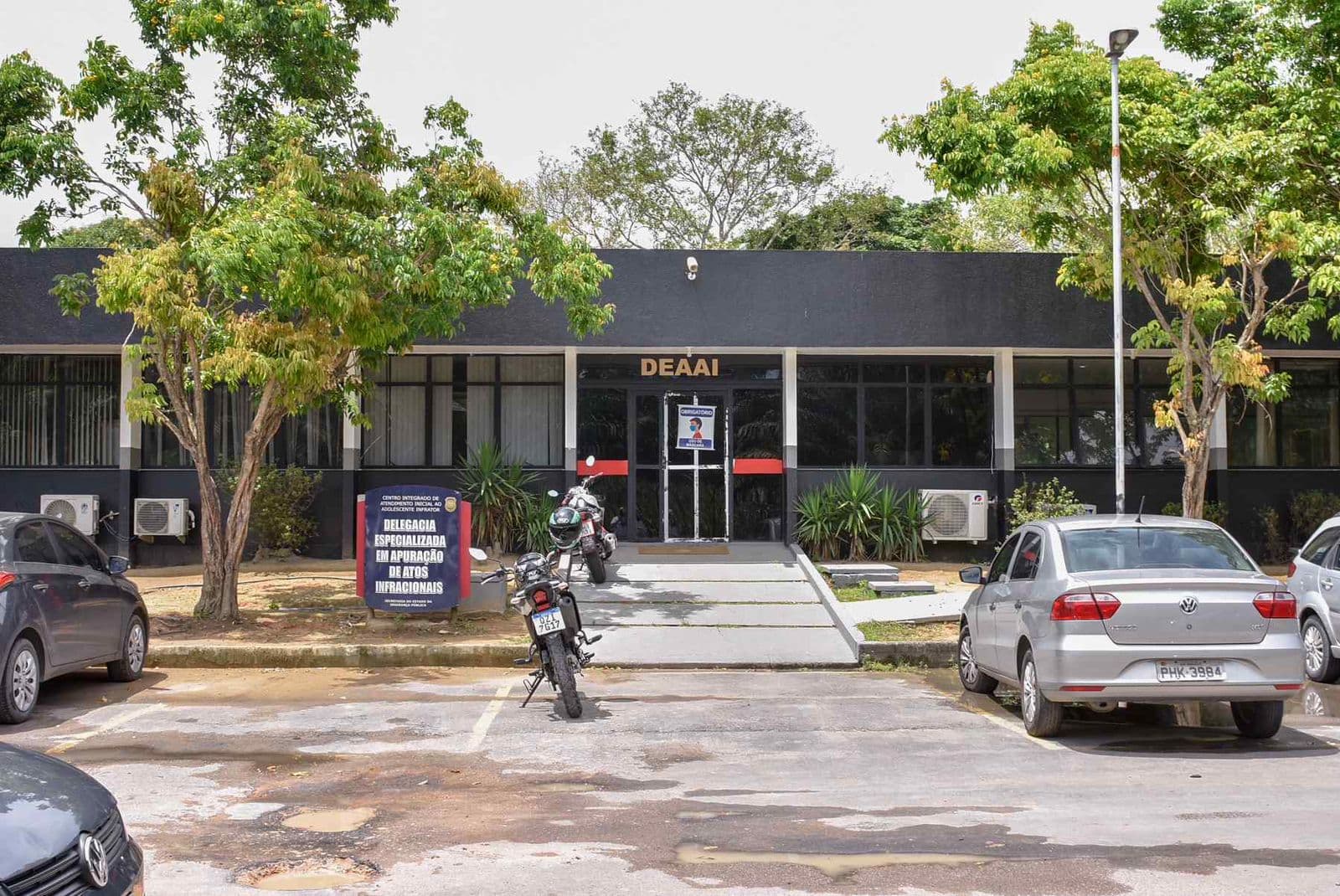 Adolescente de 16 anos é apreendido suspeito de tráfico de drogas em Manaus