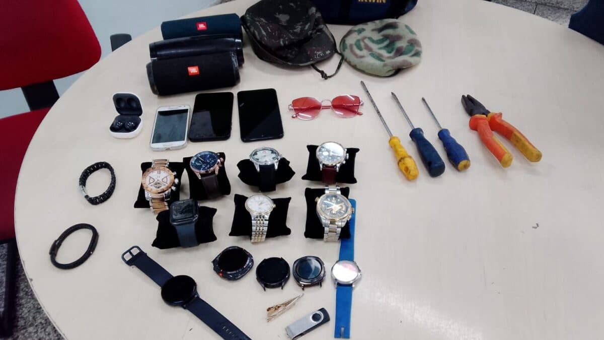 Suspeito de invadir casa e furtar R$ 50 mil em relógios sabia onde estava cofre das vítimas em Manaus