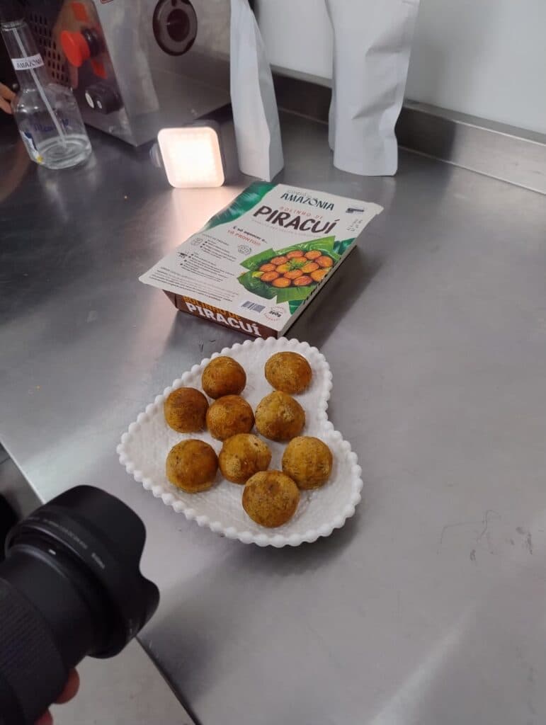 Você já experimentou o bolinho de piracuí de bodó? Descubra como ele é feito