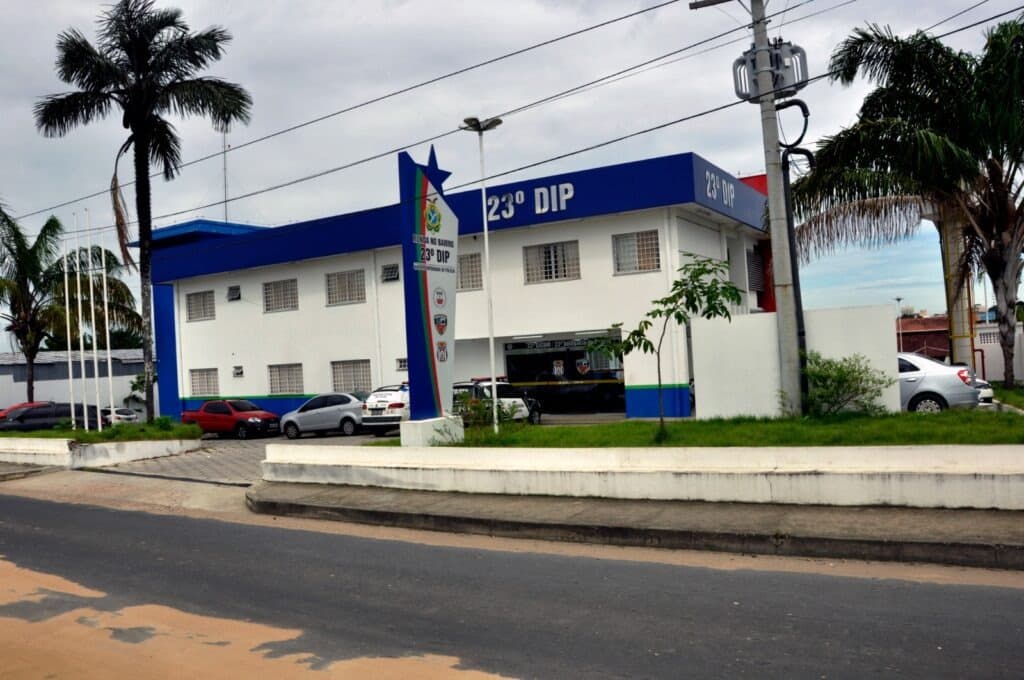 Mulher alugava carros de luxo para atrair e roubar homens em Manaus