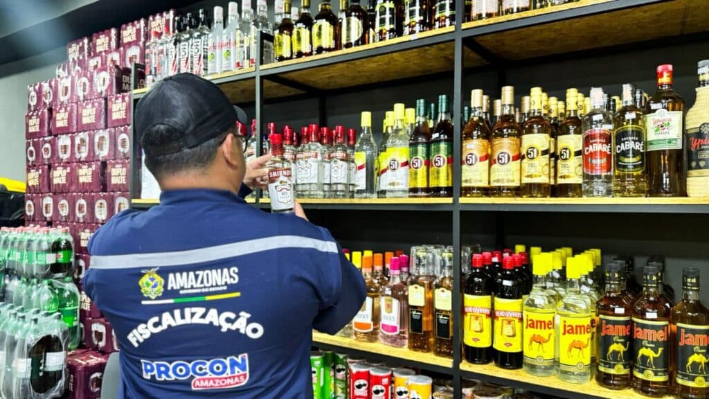 Metanol: Mais de 50 estabelecimentos em Manaus são fiscalizados para prevenir intoxicação