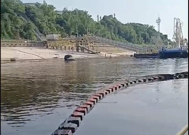 Vídeo: Vazamento de óleo no rio Negro aciona Ipaam e esquema de contenção da Ream